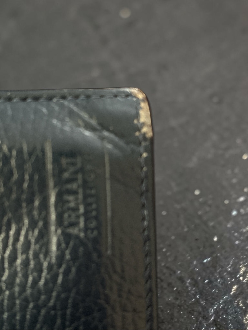Authentic Armani Collezioni Men's Midnight Blue Grained Leather Bi-Fold Wallet - Picture 4 of 5